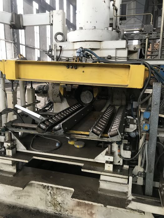 Nożyca hydrauliczna SMS Eumuco do cięcia wlewków na gorąco