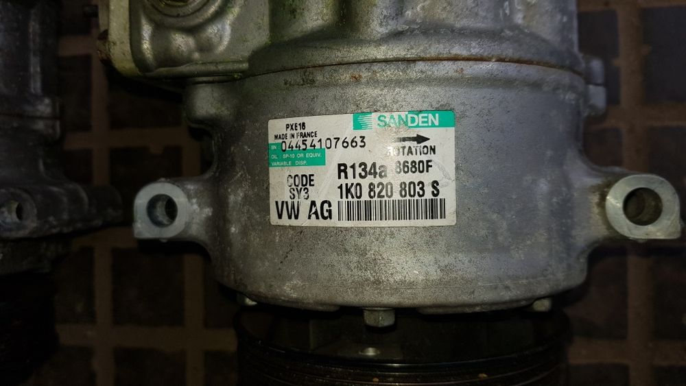 Компрессор кондиционера vw Touran Caddy B6 B7 CC Seat Skoda T5 T6
