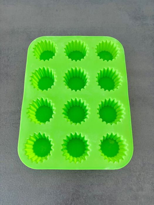 Терміново. Силіконова форма для кексів 32х25 см. 12 шт.