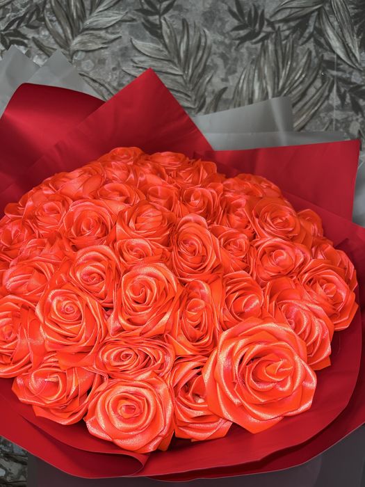 Букет троянд з атласної стрічки. Ручна робота, не вʼяне.