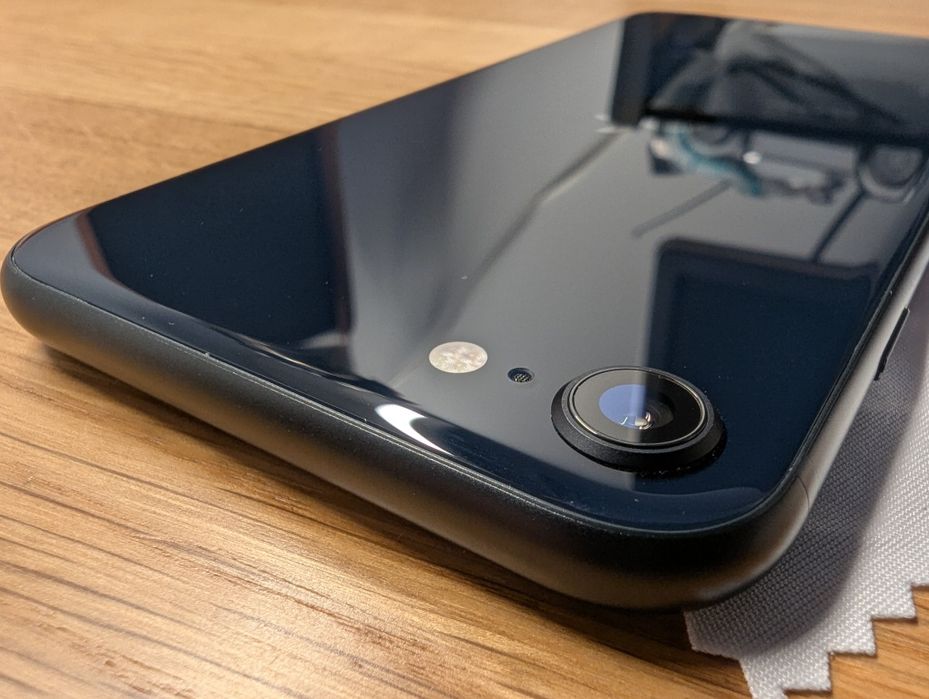 Apple iPhone SE 2022 64GB Midnight - pełny zestaw