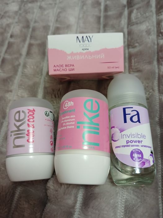 Жіноча косметика.нова