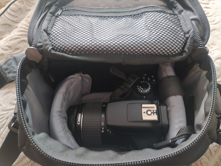 Фотоапарат Canon EOS 1300D в ідеальному стані