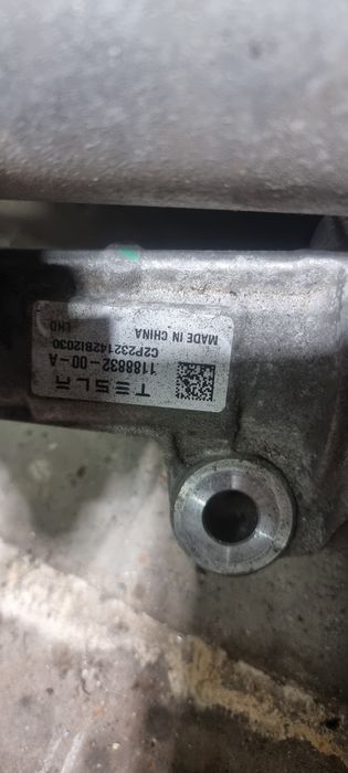 Caixa direção TESLA