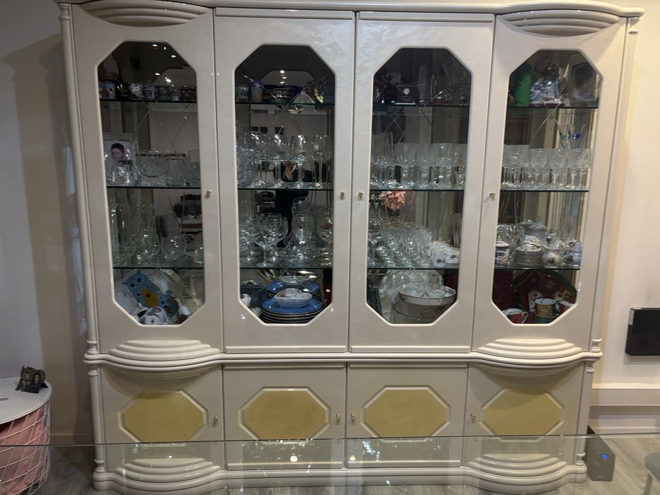 Cristaleira  Mdf lacada branco perola