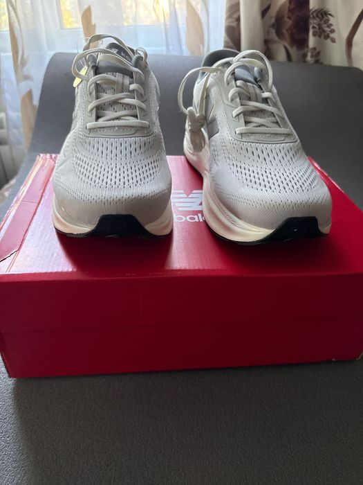 Чоловічі кросівки New Balance FRESH FOAM X KAIHA ROAD V2
