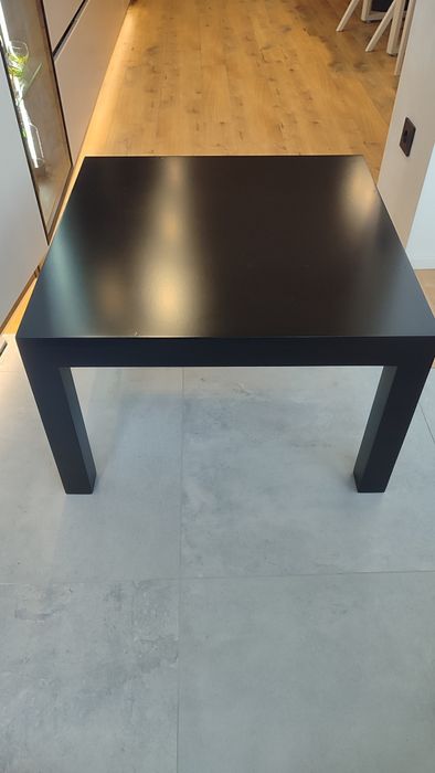 Стіл, фарбований МДФ