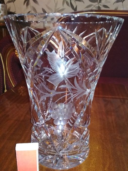 Хрустальная ваза.