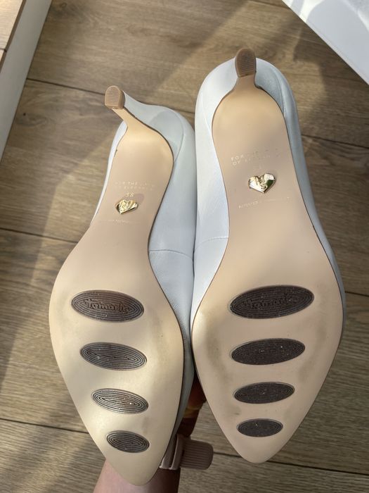 Buty na obcasie NOWE Tamaris r. 38, perłowe
