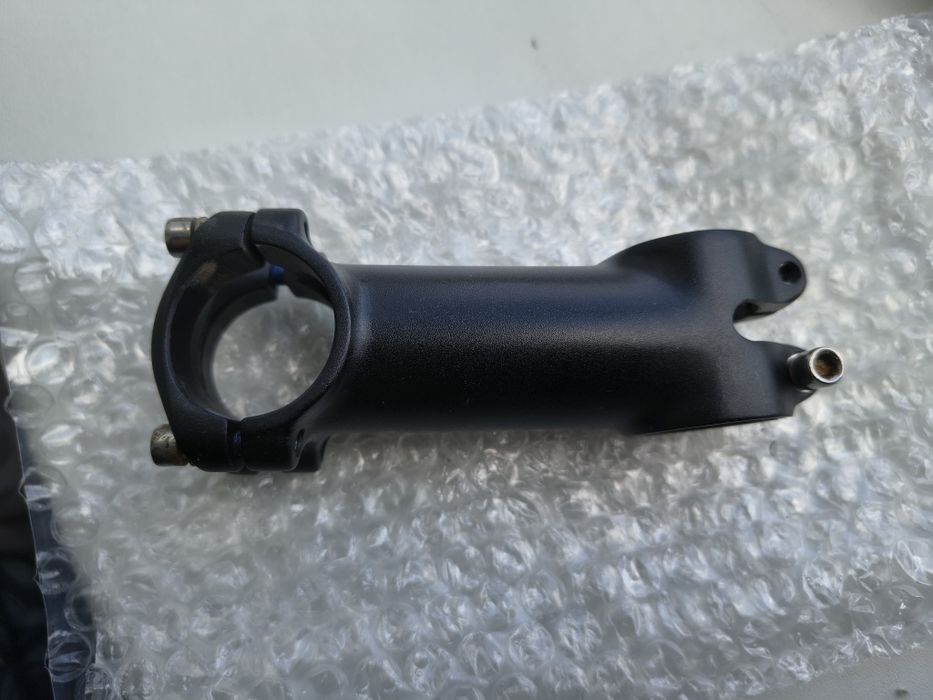 Mostek Specialized XC, 3D-forged alloy, 4-bolt, 6-degree rise 31,8mm  90mm MTB tylko 110g

HANDLEBARS