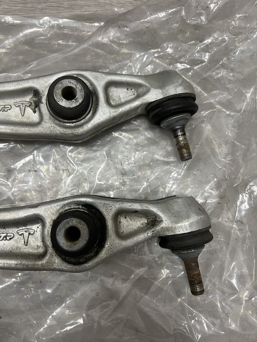 Передні ричаги, важелі 100d 2018