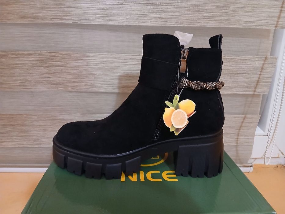 Дуже гарне зручне взуття замш осіні