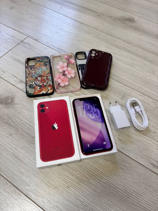 iPhone 11 64GB ідеальний стан з 4 чохлами та зарядкою