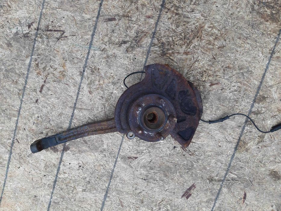 Zwrotnica Przód Piasta Dodge Charger AWD Chrysler 300 prawa 11-14r