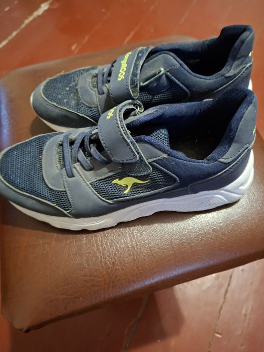 Продам кросівки виробництва німетчина бувші у вжитку