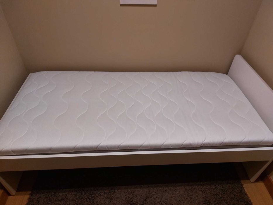 Vendo Cama Individual NOVA! Com colchão NOVO!!