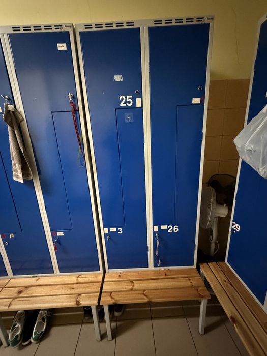 Szafka Metalowa Socjalna BHP typ L – 4 Skrytki + Ławka | Garaż / Siłownia