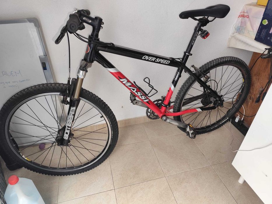 bicicleta de montanha (BTT) Massi Over Speed com  suspensão Marzocchi Bomber