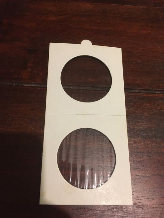 Zestaw 10 pudełek po 50 duzych (64mm) holderów na monety 43mm