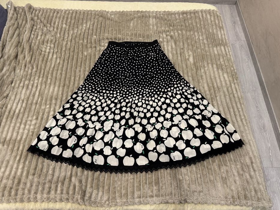 Дуже гарна італійська спідниця