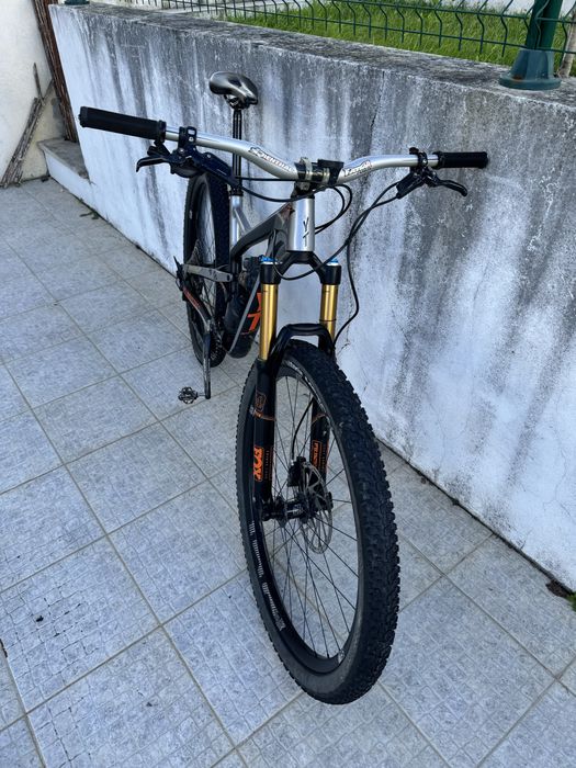 YT Jeffsy 29 CF Pro Race