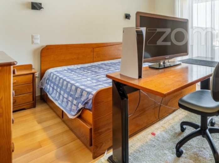 Quarto de casal em excelente estado.