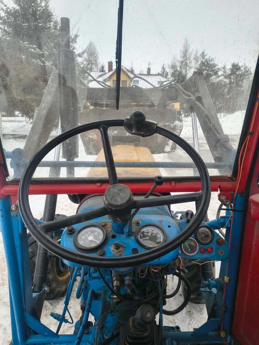 Ursus c-330 3p 4x4 +ładowacz(silnik perkins 3p)