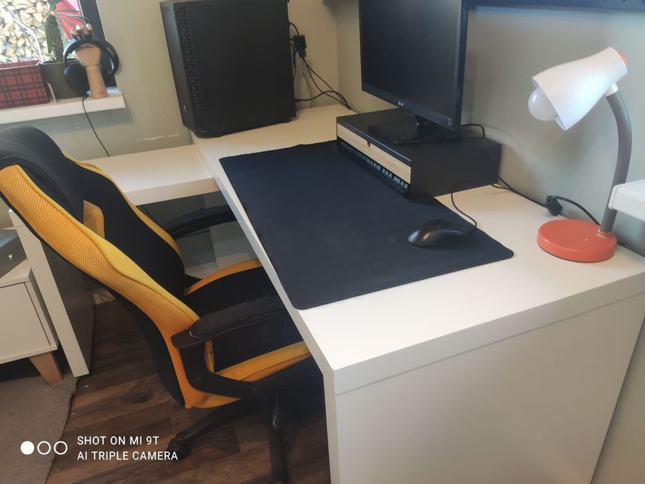 Biurko ikea MALM z wysuwanym blatem