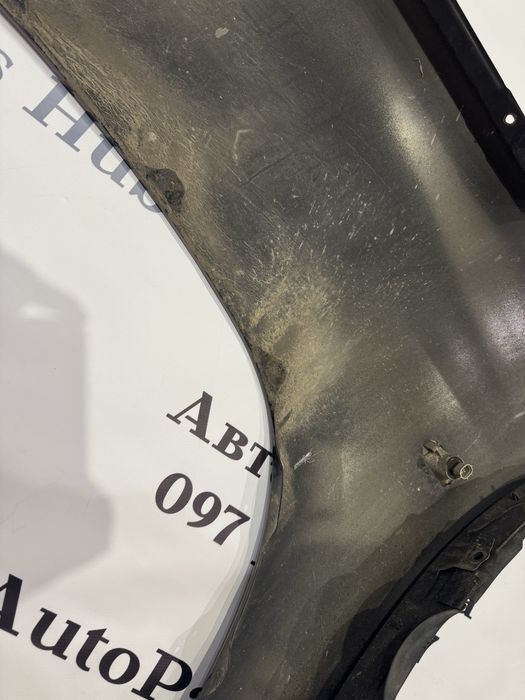 Праве крило TOYOTA Land Cruiser 200 2011 року. Не фарбоване. Розборка.