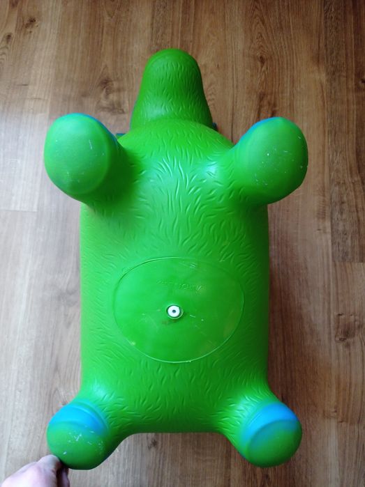 Коник стрибунець, в гарному стані