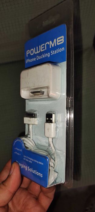 Stacja dokująca z przewodem do iPhone 4, 4s