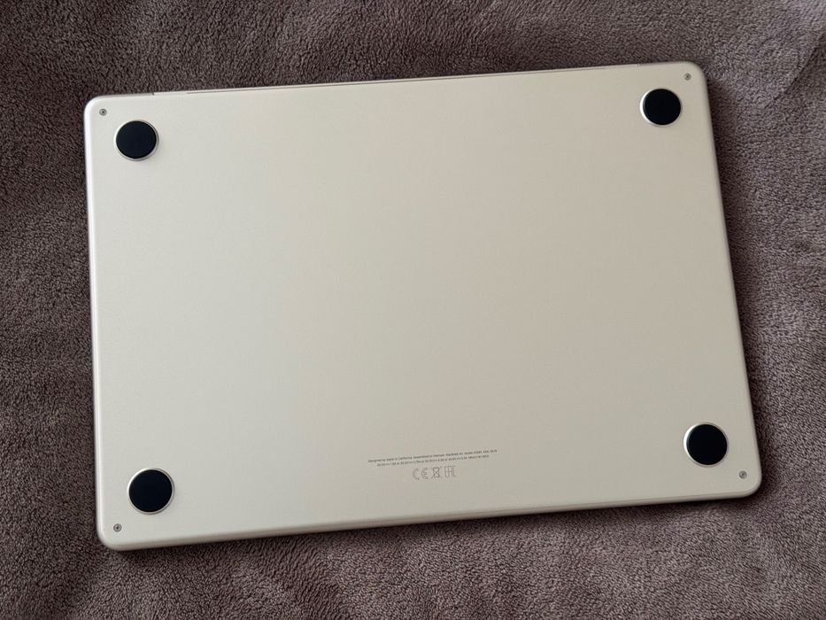 Macbook Air 13 M2 8/256 2022 A2681 starlight (gold)