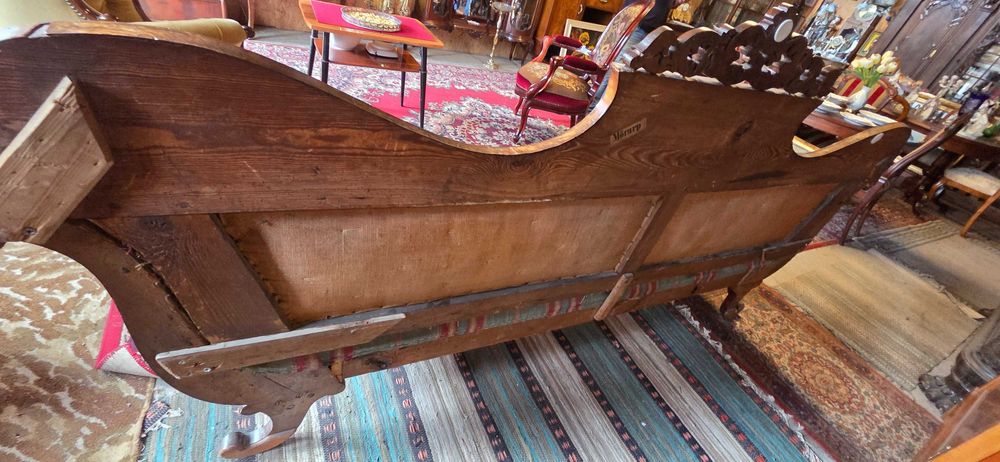 Stara sofa Biedermeier