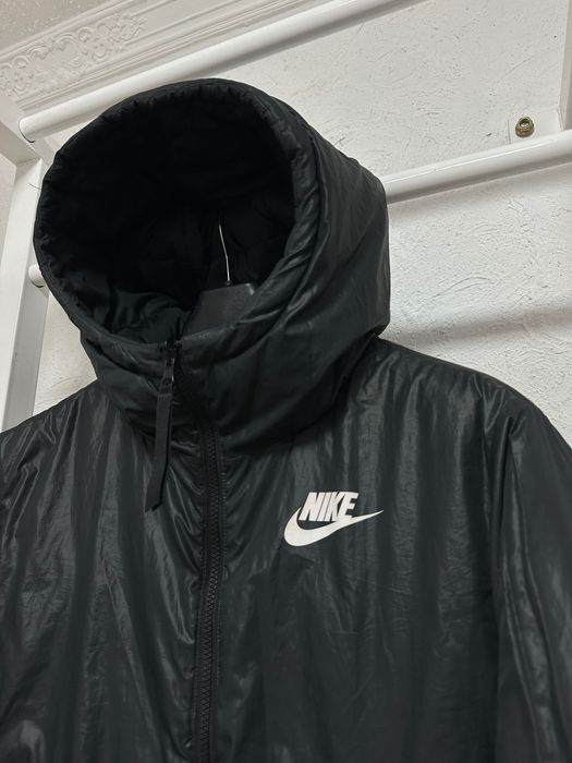 Пуховик Nike S размер big logo