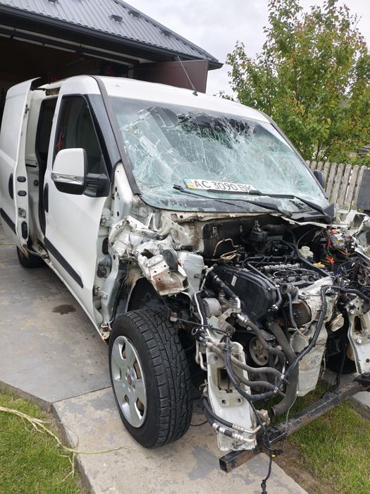 Fiat doblo 2010 рік 1.6 дизель після ДТП
