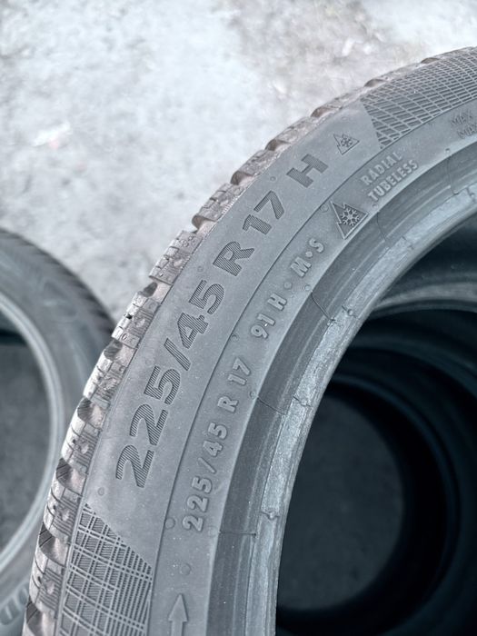 225 45 17 Continental TS860 90% Шини Зима