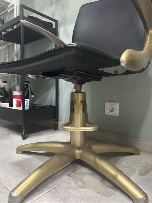 Lava cabeças e cadeiras de cabeleireiro