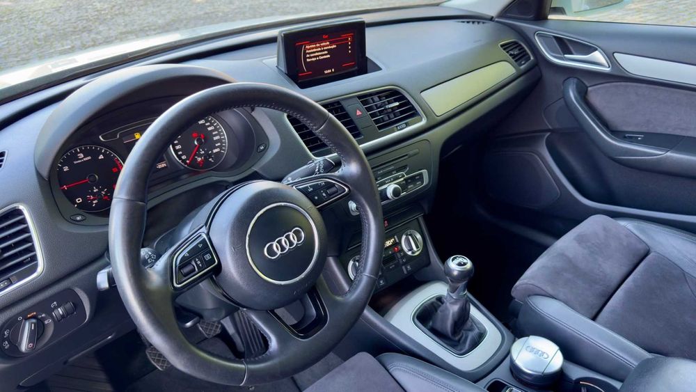Audi Q3 2.0 TDI Sport / Nacional / Teto de abrir / 1º Registo