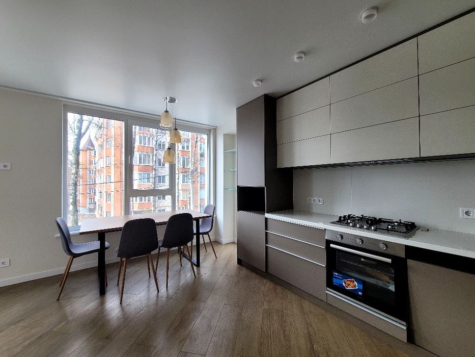 Перша оренда 2-кімнатної квартири з кухнею-студією, вул. Чернівецька