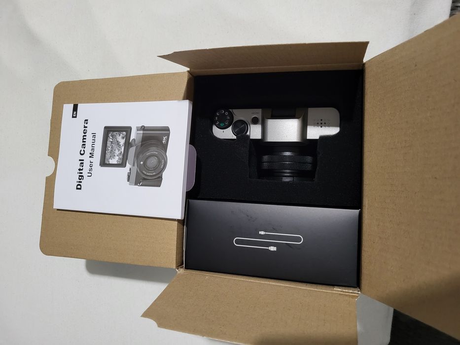 Цифрова камера DC103