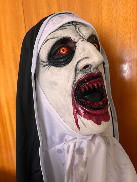 Máscara freira/nun nova