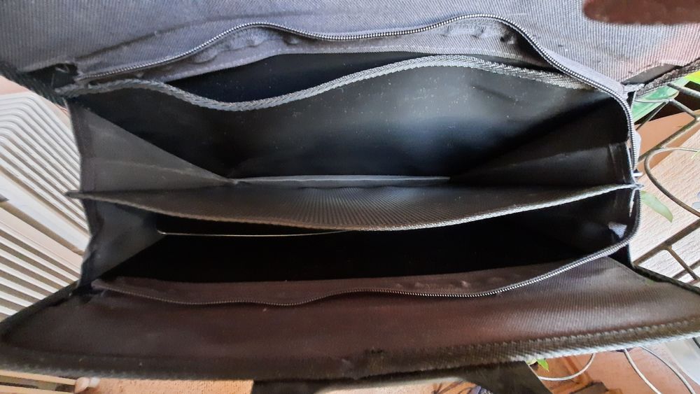 Портфель для документов. В наличии 2 шт..