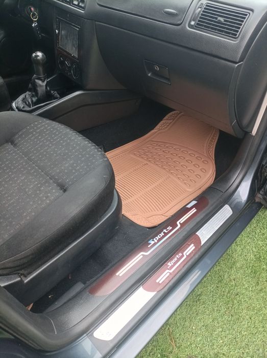 GOLF 2001 super estimado