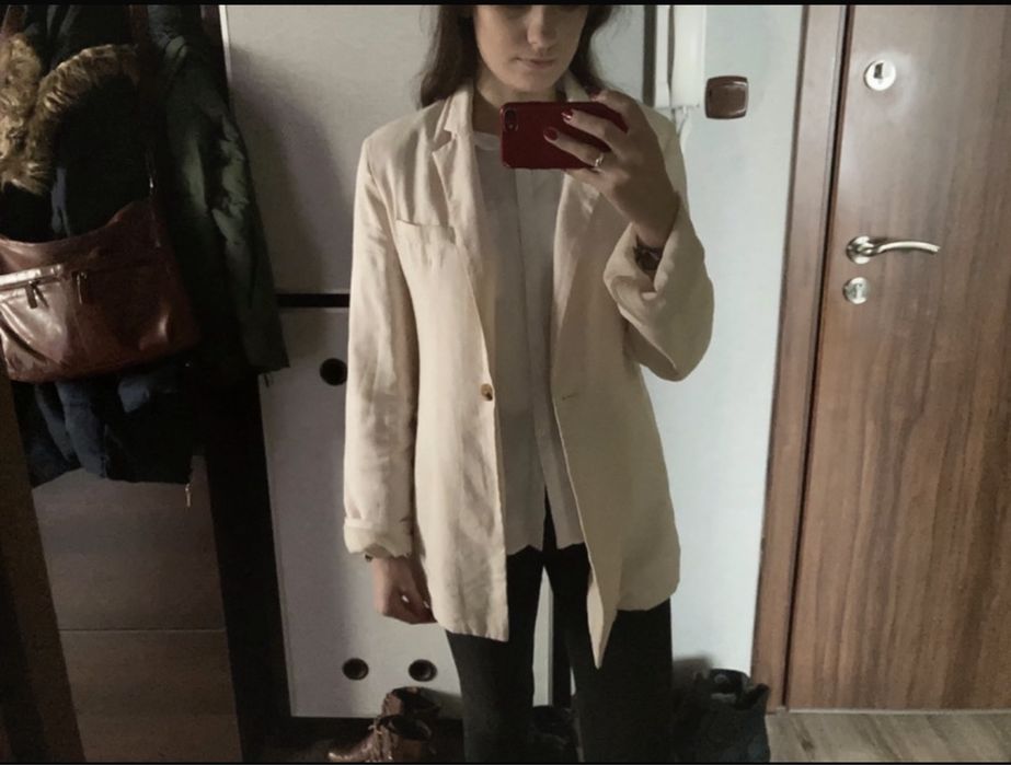 Marynarka w kolorze kremowym