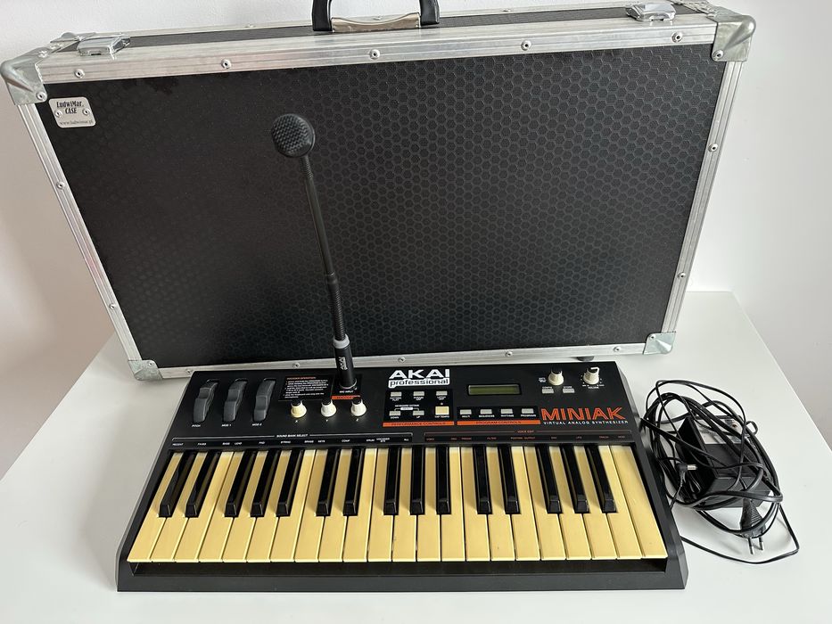 Akai Miniak syntezator VA + vocoder + twardy case LudwiMar