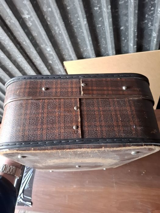 Stara walizka z czasów PRL-u