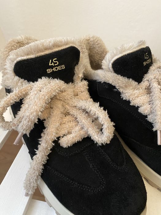 Продам зимові чоботи