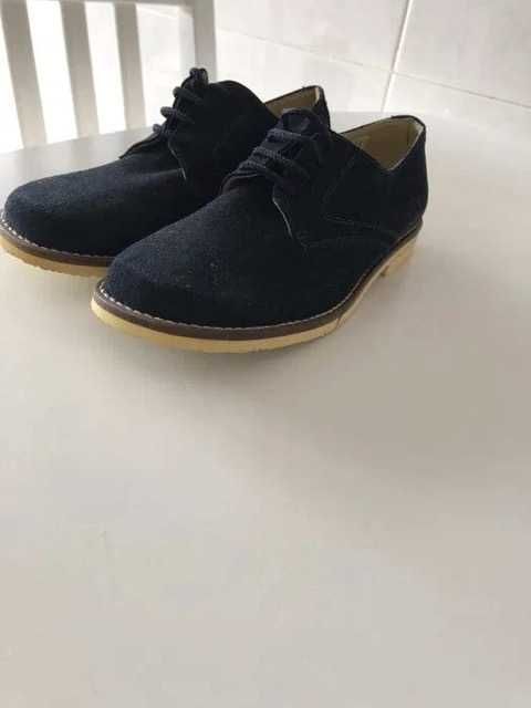Novo - Sapatos 100% pele - Tam 33