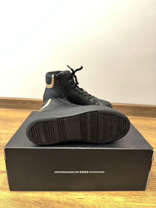 Оригінальні жіночі черевики Armani Exchange