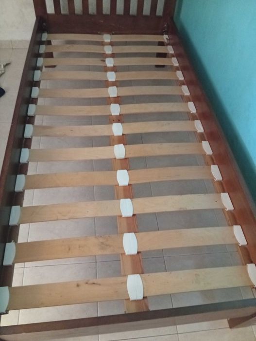 Cama de Solteiro em Madeira com Estrado de Ripas – 200x90
